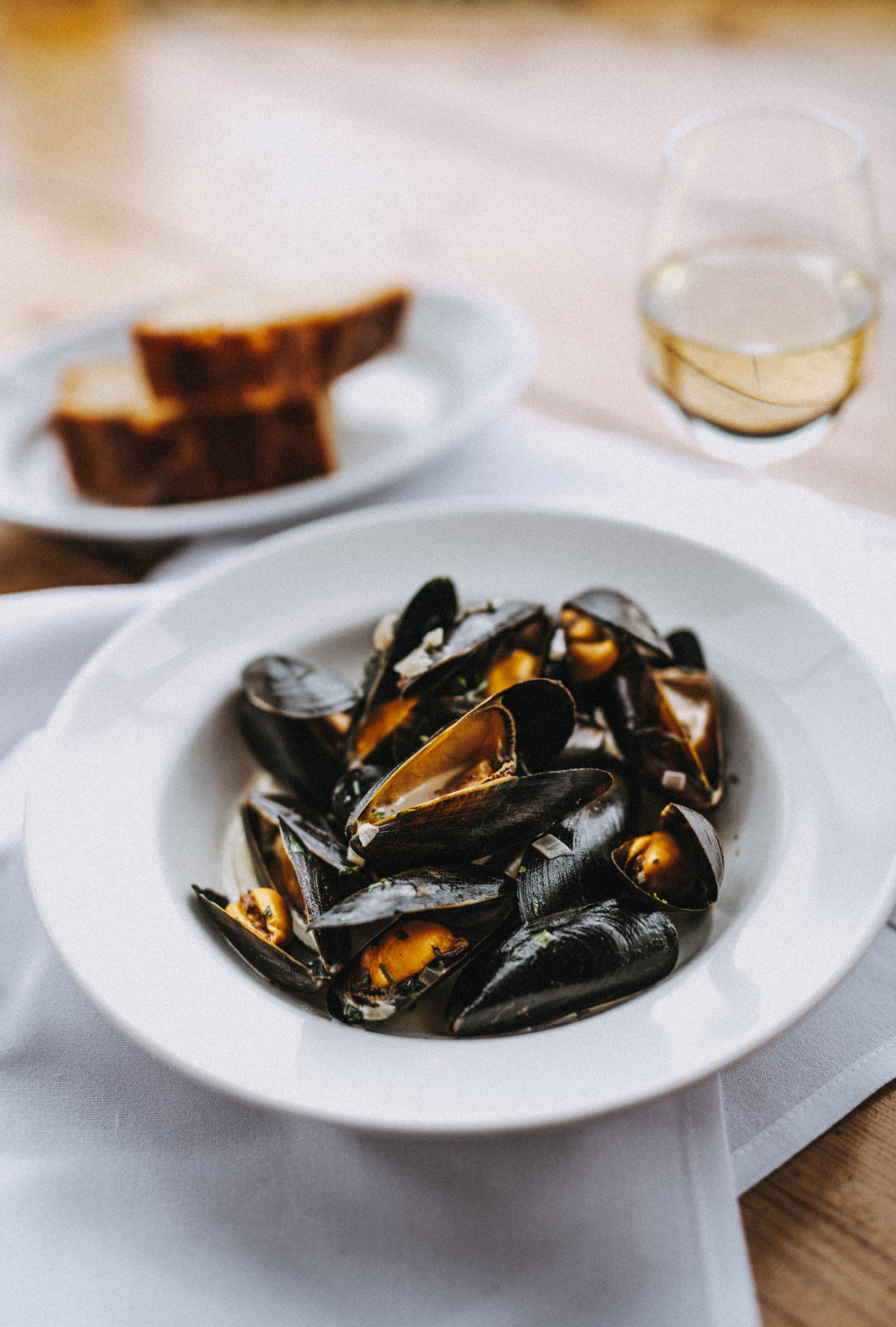 Steamed River Fowey mussels with Burrow Hill cider and hedgerow garlic (23)